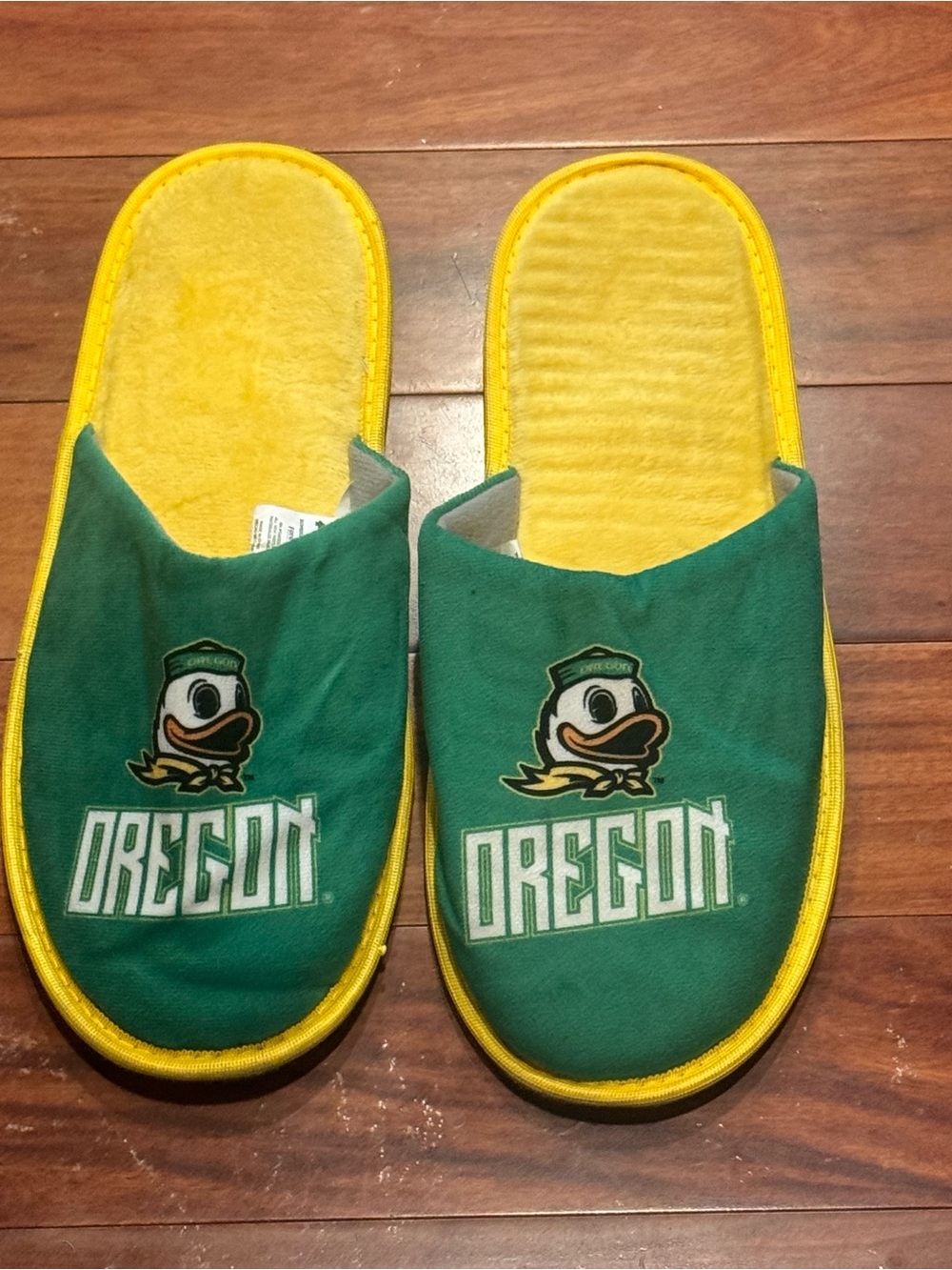 Oregon Ducks slippers Green and Yellow Plush
